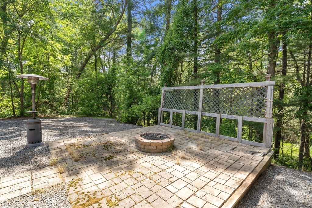 43 Outlook Road Billerica, MA 01862 - Photo 28 of 36