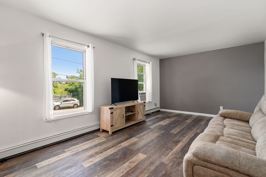 43 Outlook Road Billerica, MA 01862 - Photo 10 of 36