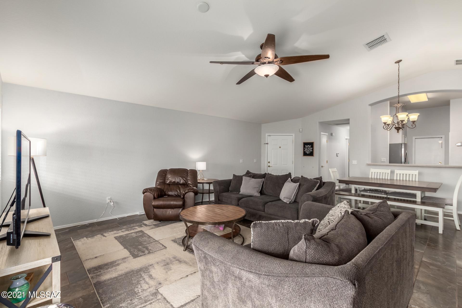 464 East Greg Rock Road Vail, AZ 85641 - Photo 3 of 26