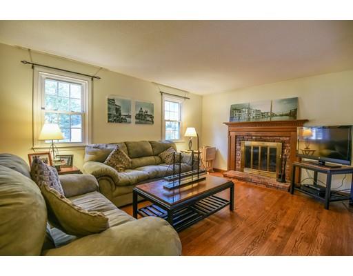 123 Peekskill Avenue Springfield, MA 01129 - Photo 2 of 28