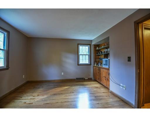 123 Peekskill Avenue Springfield, MA 01129 - Photo 4 of 28