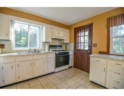 123 Peekskill Avenue Springfield, MA 01129 - Photo 7 of 28