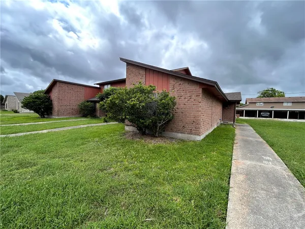 $1,050 | 4217 Acushnet Drive, Unit D, Corpus Christi, TX 78413