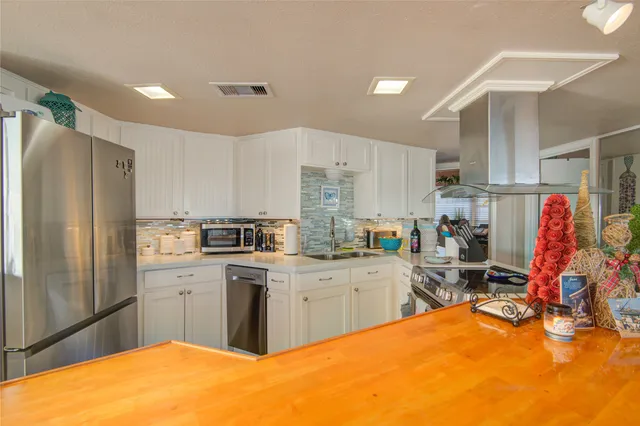 $580,000 | 83 Dolphin Lane, Freeport, TX 77541