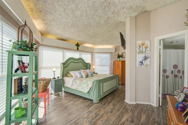 $580,000 | 83 Dolphin Lane, Freeport, TX 77541