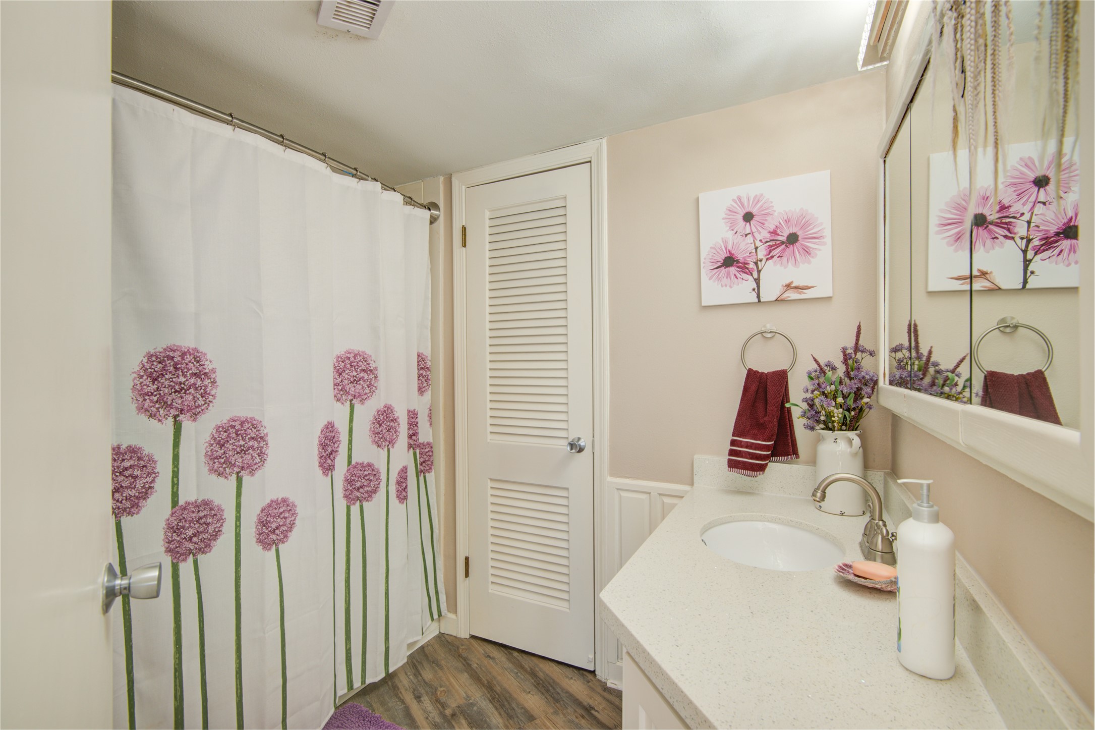83 Dolphin Lane Freeport, TX 77541 - Photo 21 of 39 a bathroom with a sink vanity and tub