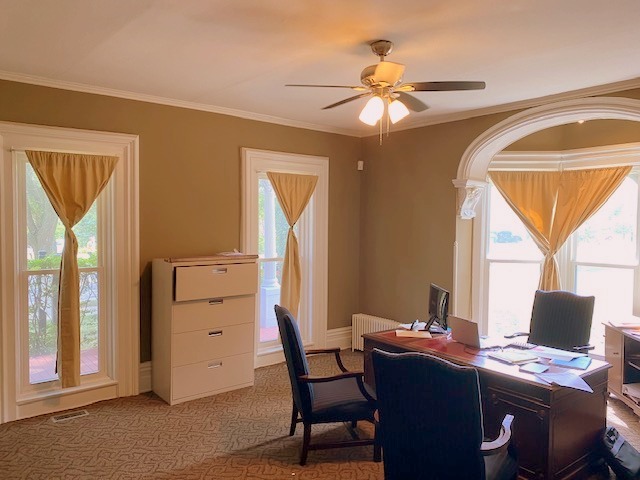 438 North Sheridan Road Waukegan, IL 60085 - Photo 16 of 21 a workspace with furniture and window