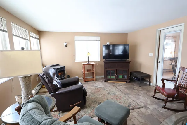 $485,000 | 25 Marshall Avenue, Hartford, VT 05001