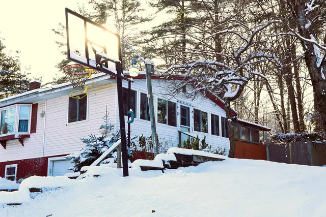 $485,000 | 25 Marshall Avenue, Hartford, VT 05001