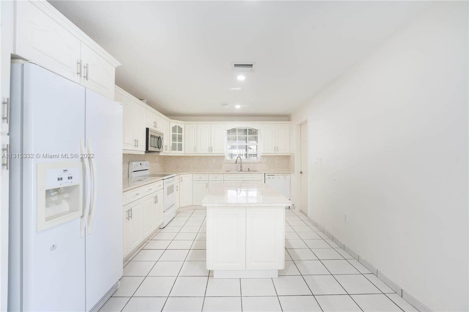 9215 Southwest 45th Street, Unit 9215 Miami, FL 33165 - Photo 6 of 37