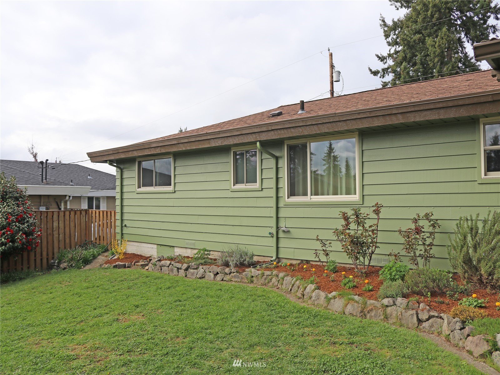 3323 Northeast 11th Place Renton, WA 98056 - Photo 33 of 36 Gallery Image 33