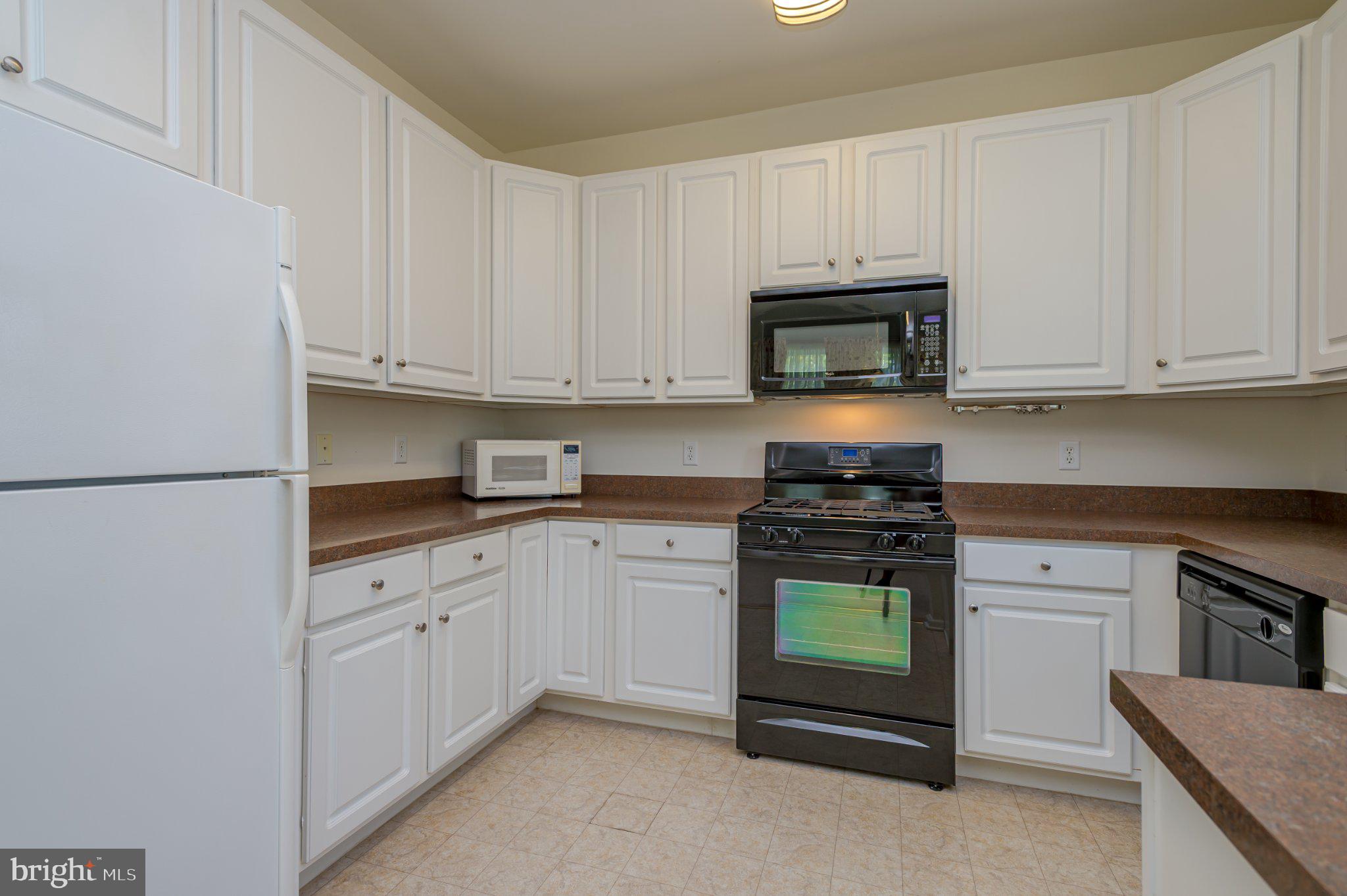 232 Timberlake Drive Ewing, NJ 08618 - Photo 14 of 21 Gallery Image 14