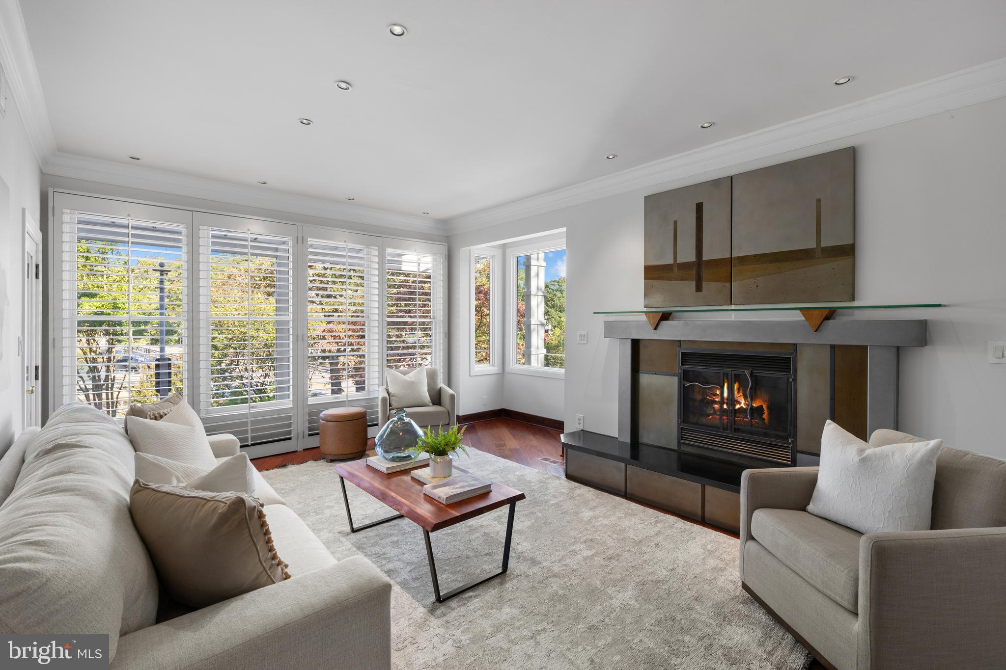 411 Ridgely Avenue Annapolis, MD 21401 - Photo 16 of 48 Family room surrounded by windows