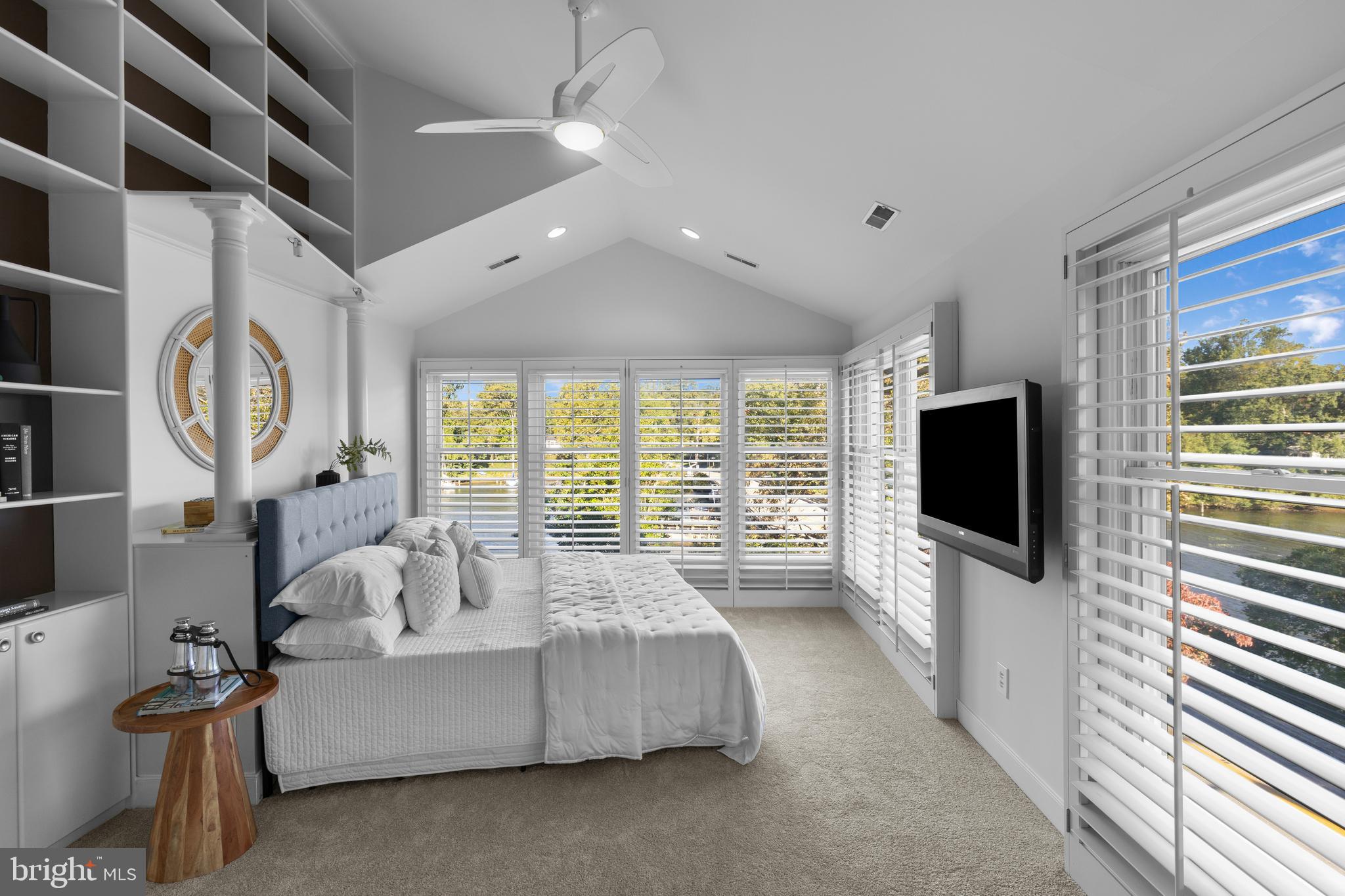 411 Ridgely Avenue Annapolis, MD 21401 - Photo 24 of 48 Primary bedroom