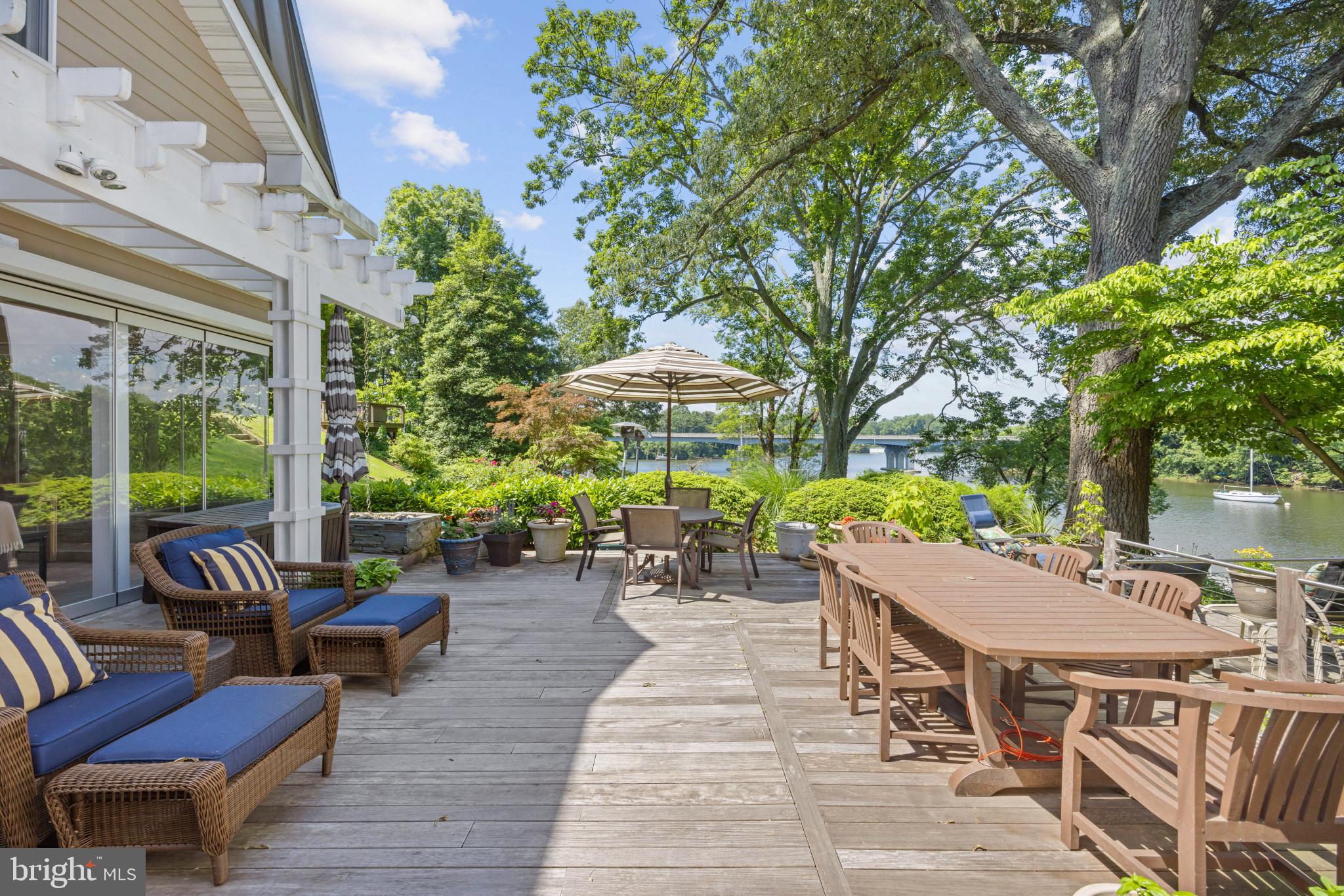 411 Ridgely Avenue Annapolis, MD 21401 - Photo 45 of 48 Expansive ipe deck off main level