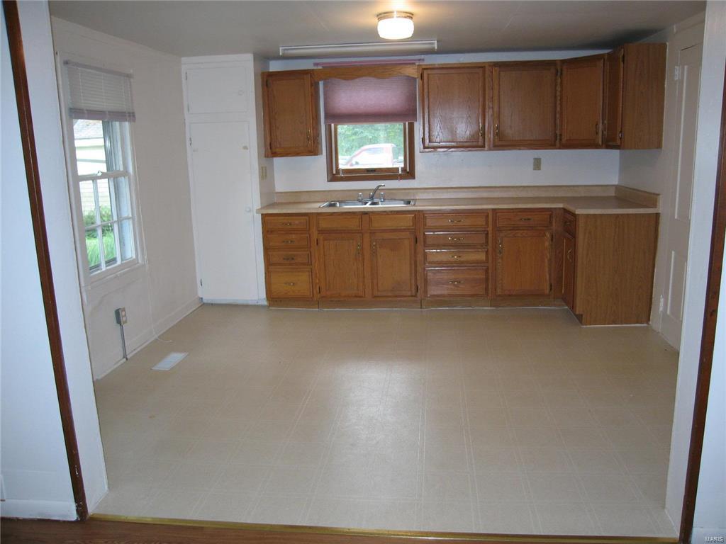 6035 Old Poag Road Edwardsville, IL 62025 - Photo 3 of 16 Gallery Image 3