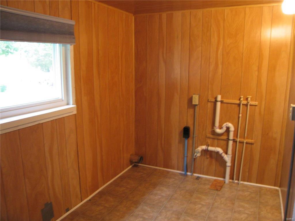 6035 Old Poag Road Edwardsville, IL 62025 - Photo 8 of 16 Gallery Image 8