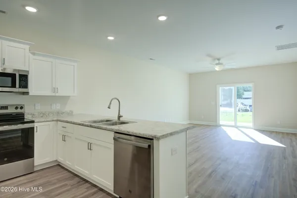 $304,900 | 215 Sandpiper Place, Sneads Ferry, NC 28460