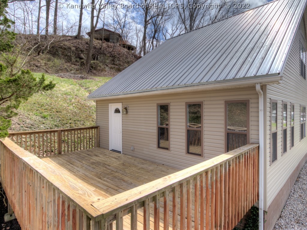 107 Armour Road Nitro, WV 25143 - Photo 2 of 24 Gallery Image 2
