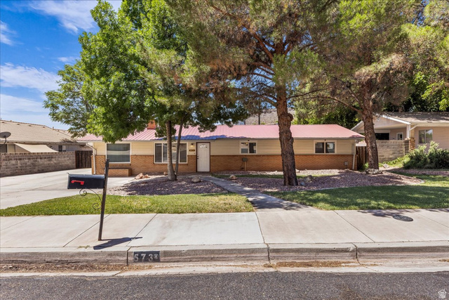 573 Diagonal Street St. George, UT 84770 - Photo 2 of 28