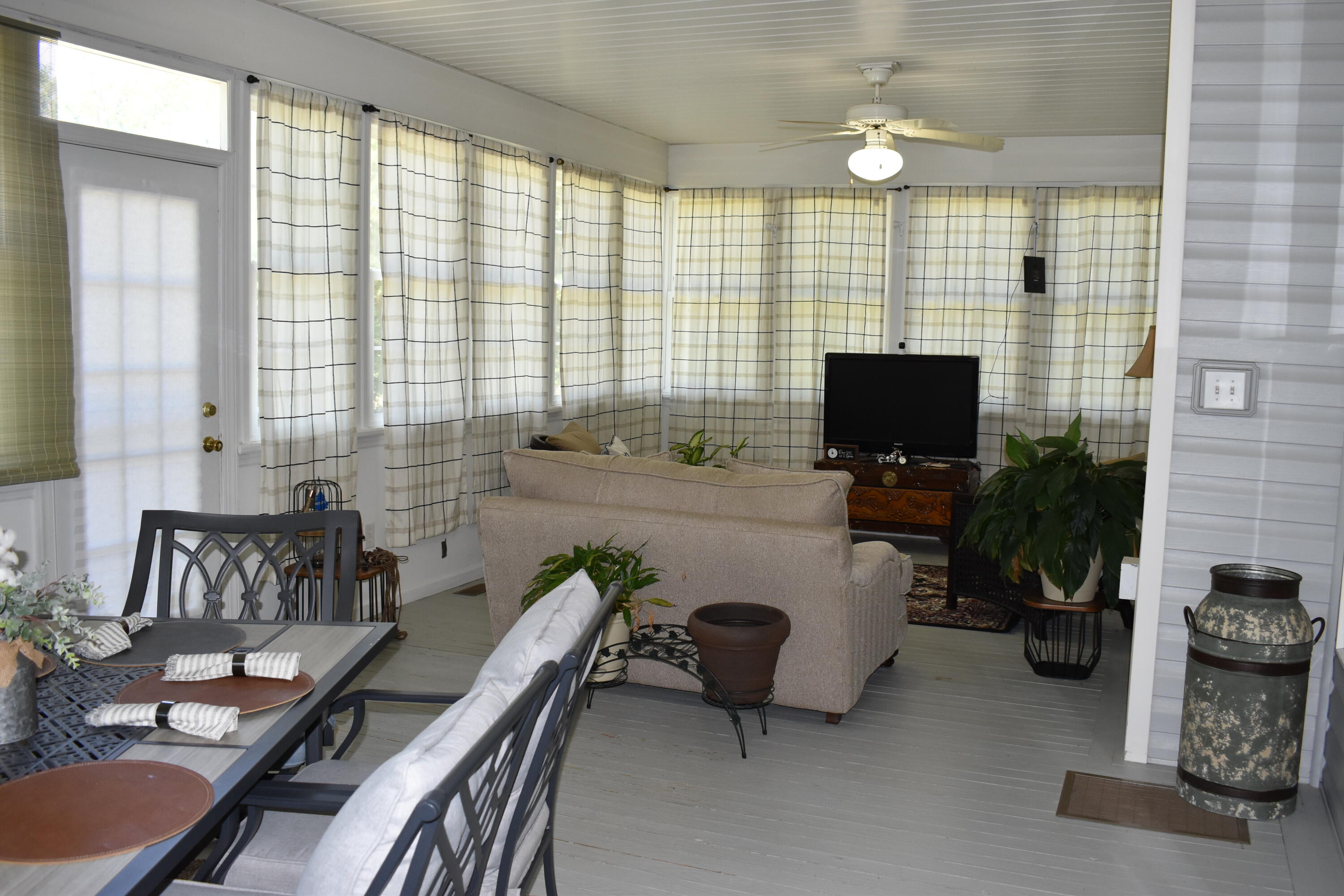 4039 Old Waynesboro Road Augusta, GA 30906 - Photo 14 of 27 SUNROOM
