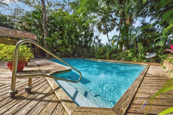 $4,000,000 | 1711 Southwest 30th Place, Fort Lauderdale, FL 33315