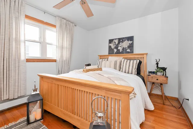 $389,900 | 10317 Lacrosse Avenue, Oak Lawn, IL 60453