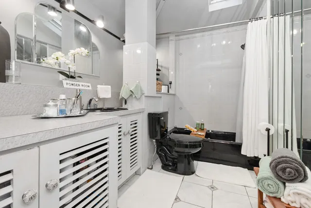 $389,900 | 10317 Lacrosse Avenue, Oak Lawn, IL 60453