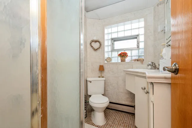 $389,900 | 10317 Lacrosse Avenue, Oak Lawn, IL 60453