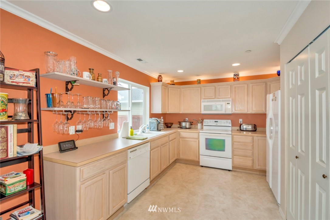 1285 Griggs Street DuPont, WA 98327 - Photo 8 of 22