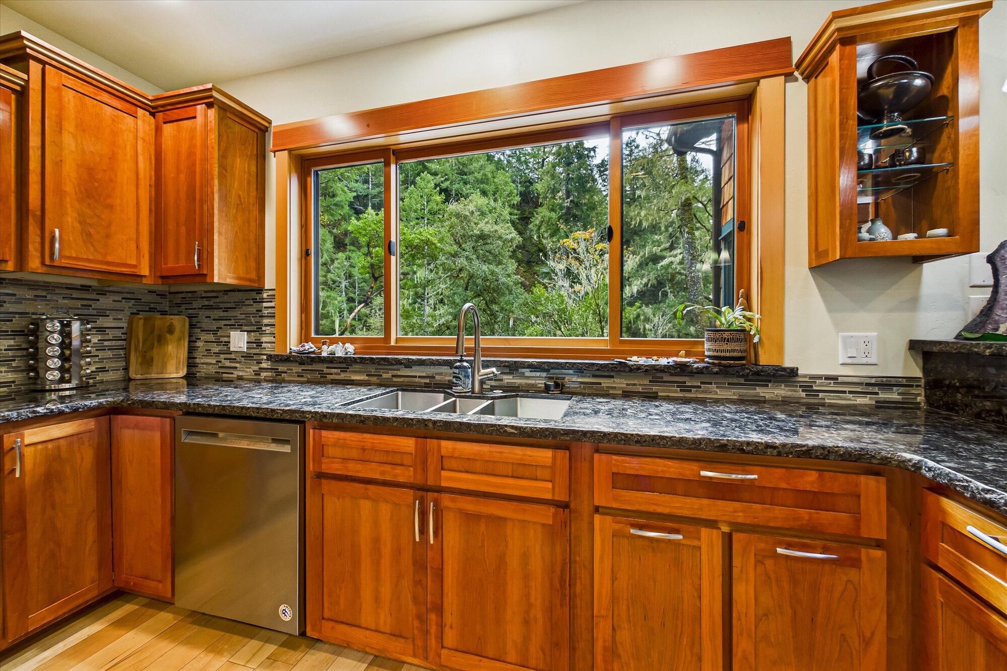 8521 Butler Valley Road Korbel, CA 95550 - Photo 24 of 115