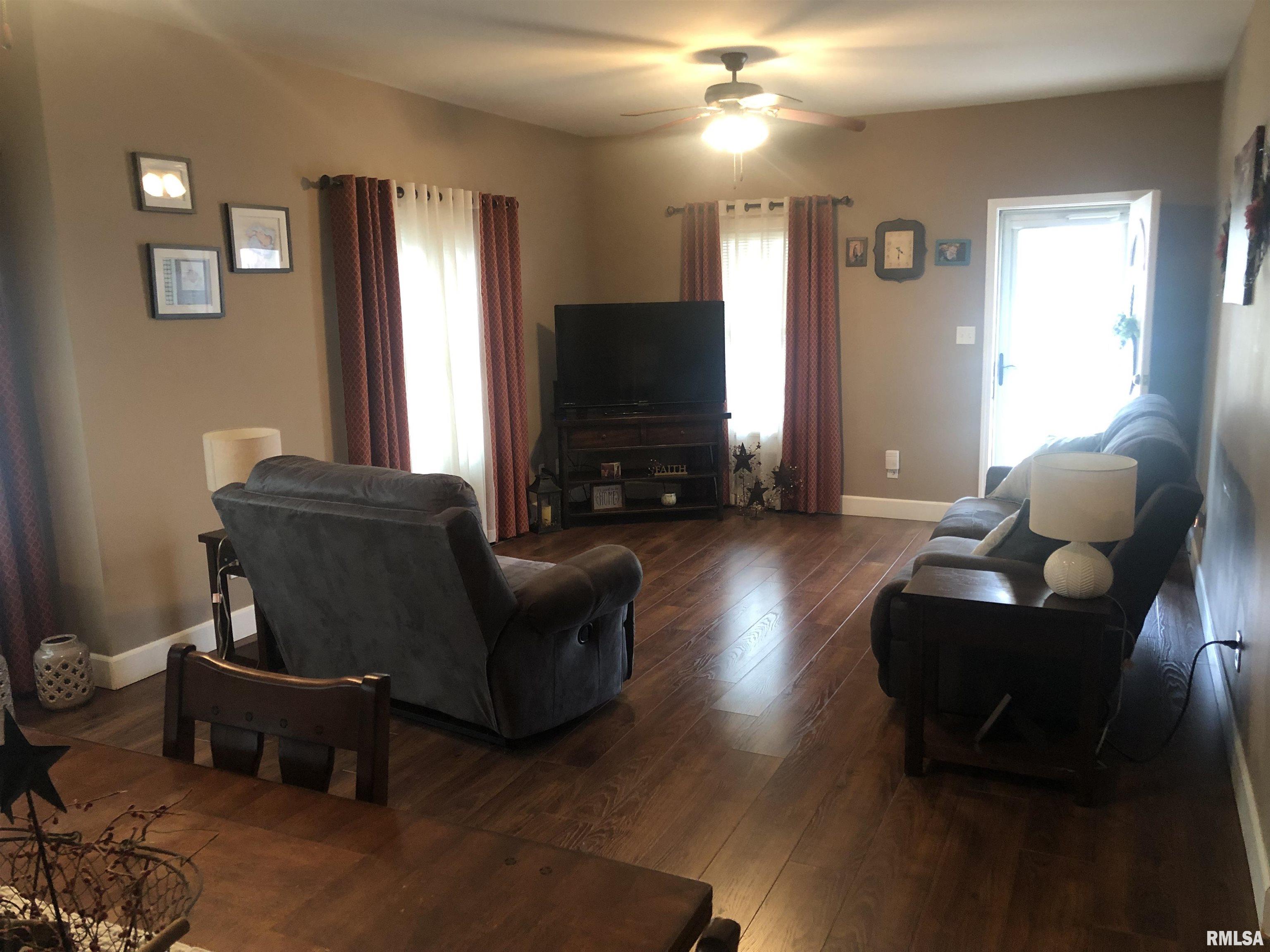 1036 Fairfield Road Mount Vernon, IL 62864 - Photo 4 of 27