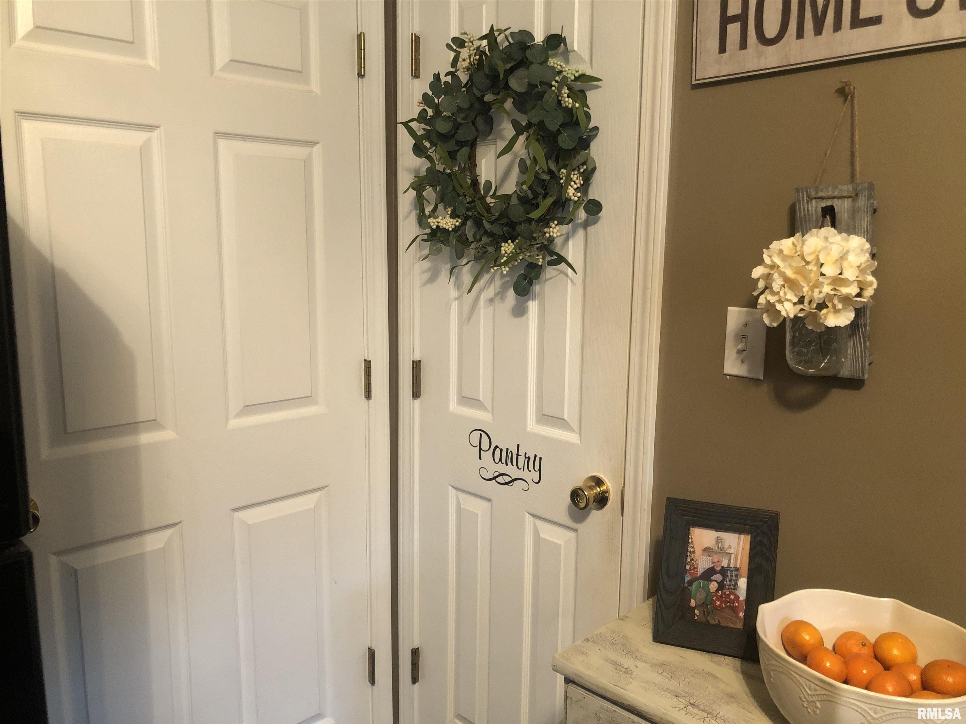 1036 Fairfield Road Mount Vernon, IL 62864 - Photo 8 of 27