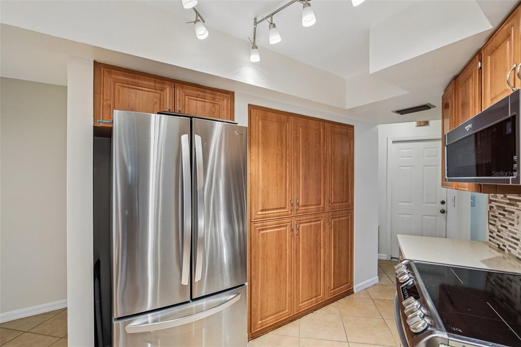 4541 Charing Cross Road Sarasota, FL 34241 - Photo 13 of 40 Gallery Image 13