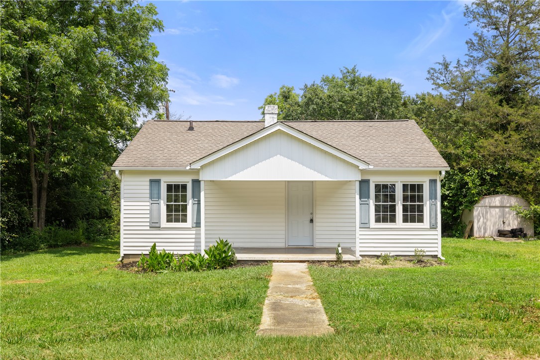 105 Pelfrey Street Seneca, SC 29672 - Photo 1 of 38 Gallery Image 1