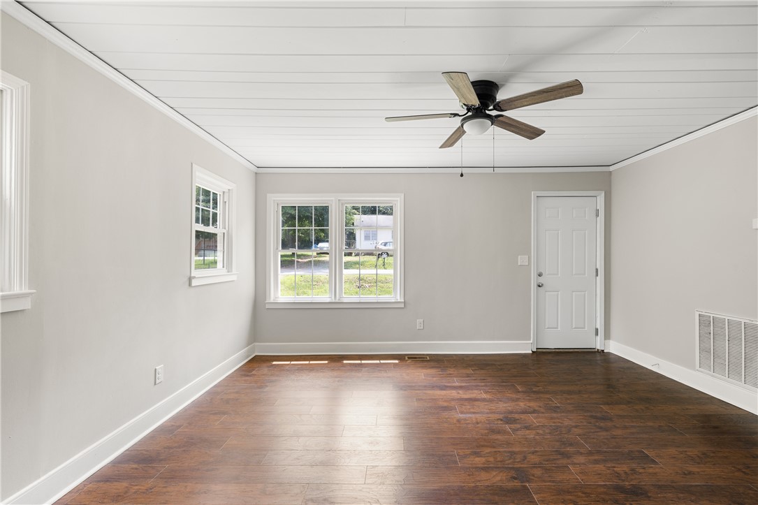 105 Pelfrey Street Seneca, SC 29672 - Photo 13 of 38 Gallery Image 13