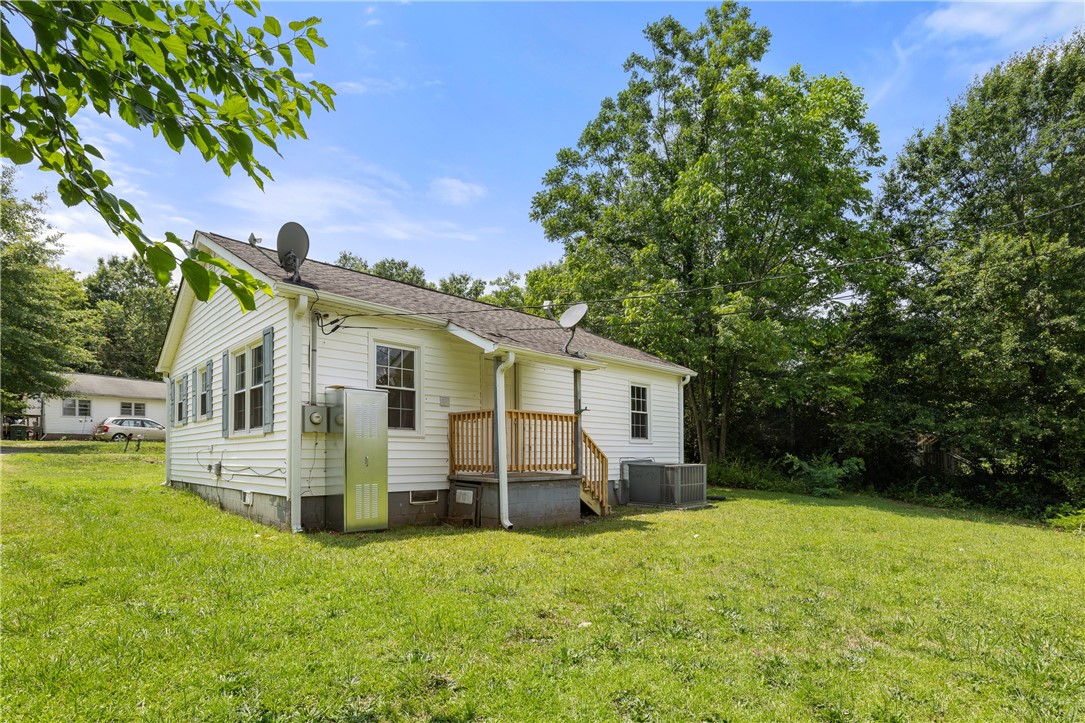 105 Pelfrey Street Seneca, SC 29672 - Photo 5 of 38 Gallery Image 5