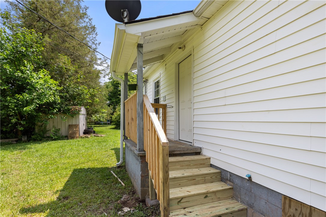 105 Pelfrey Street Seneca, SC 29672 - Photo 8 of 38 Gallery Image 8