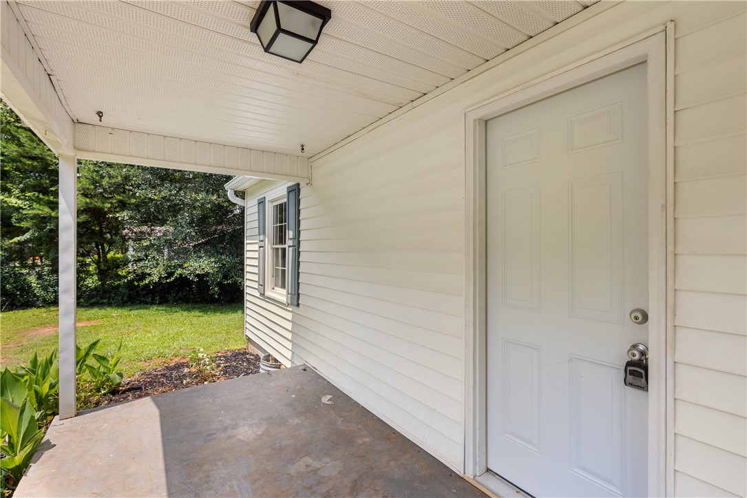 105 Pelfrey Street Seneca, SC 29672 - Photo 10 of 38 Gallery Image 10