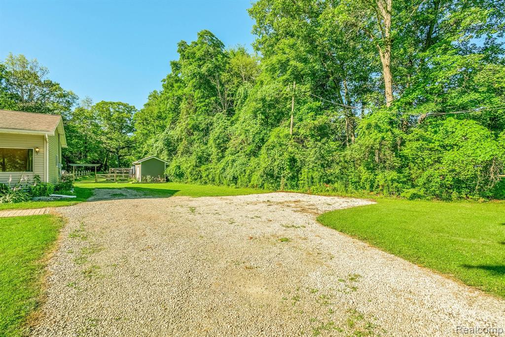 45171 Dunn Road Belleville, MI 48111 - Photo 13 of 52