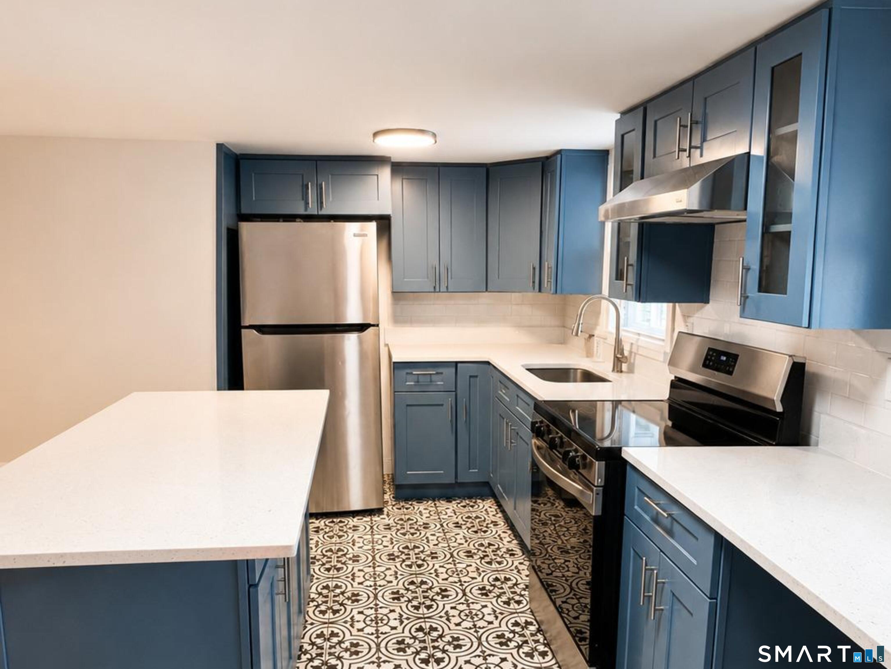 582 Main Street Middletown, CT 06457 - Photo 2 of 11