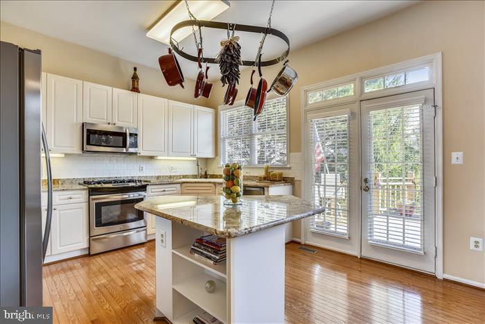 20712 Riptide Square Sterling, VA 20165 - Photo 12 of 23