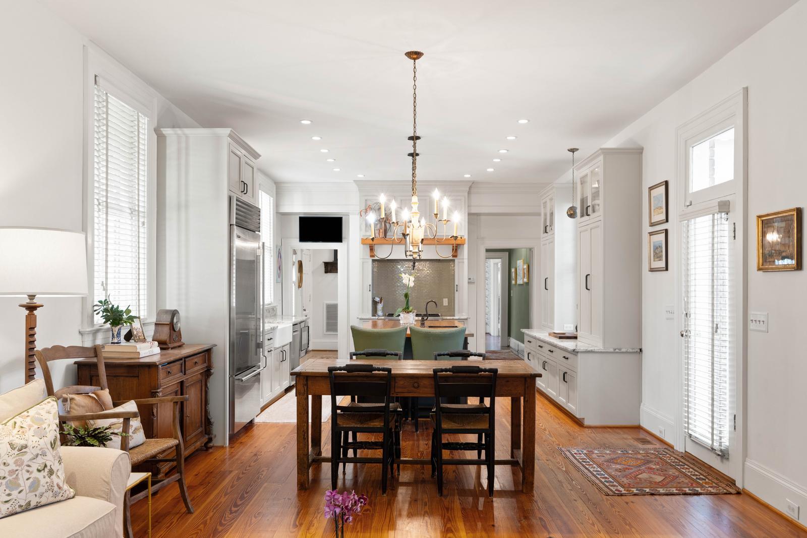 106 South Battery Charleston, SC 29401 - Photo 23 of 47 Eat in Kitchen