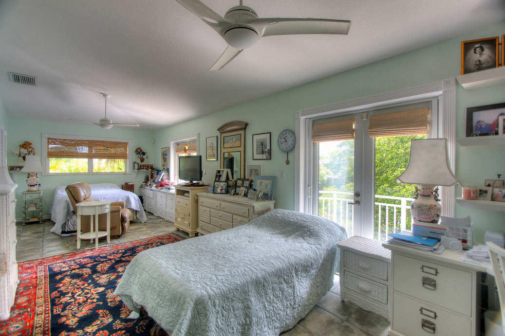42 Mutiny Place Key Largo, FL 33037 - Photo 30 of 40 Large Master Suite with walk in closet