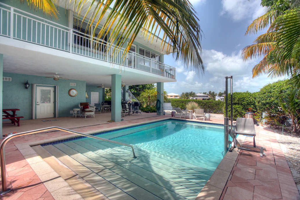 42 Mutiny Place Key Largo, FL 33037 - Photo 33 of 40 Easy access to large in ground pool