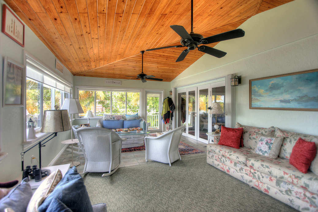 42 Mutiny Place Key Largo, FL 33037 - Photo 9 of 40 Warm and inviting for guests..