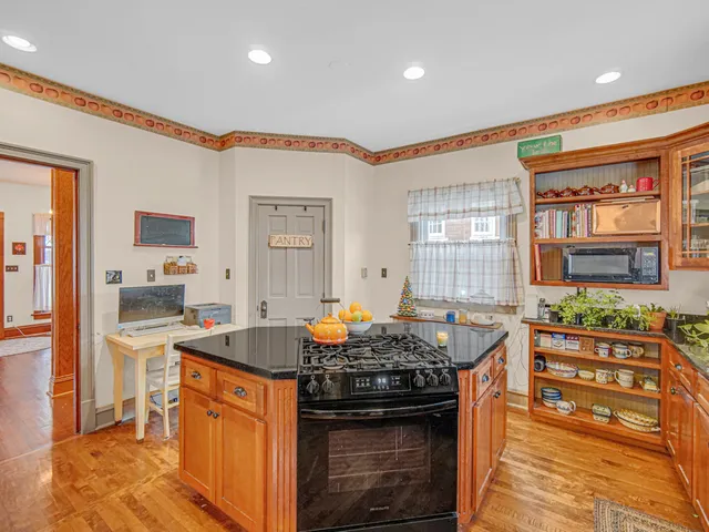 $405,000 | 313 North Raynor Avenue, Joliet, IL 60435