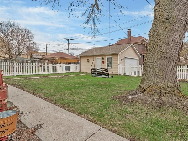 $389,900 | 313 North Raynor Avenue, Joliet, IL 60435