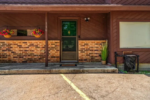 a view of entrance front of the house