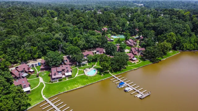 $269,900 | 200 Fountain Lake West, Unit 116, Livingston, TX 77351